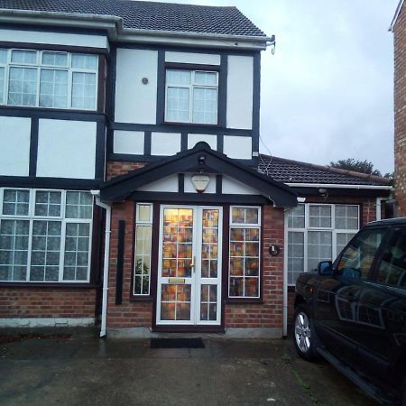 1St Gold Accommodation Isleworth Dış mekan fotoğraf