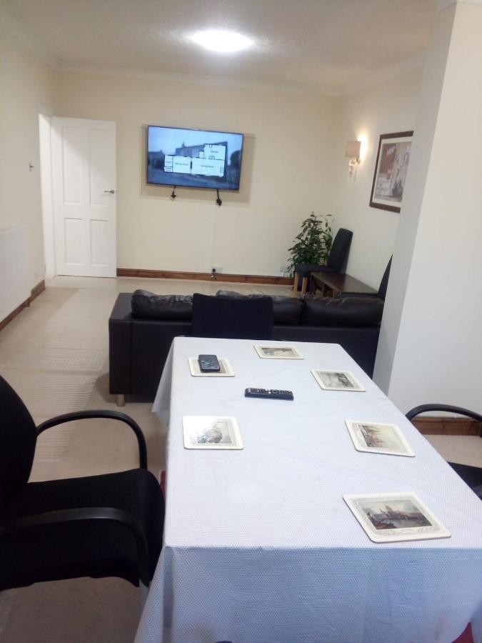 1St Gold Accommodation Isleworth Dış mekan fotoğraf